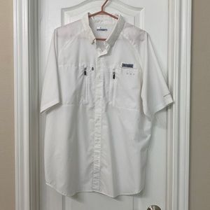 Columbia Mens Medium PFG shirt sleeve button down zipper pocket.